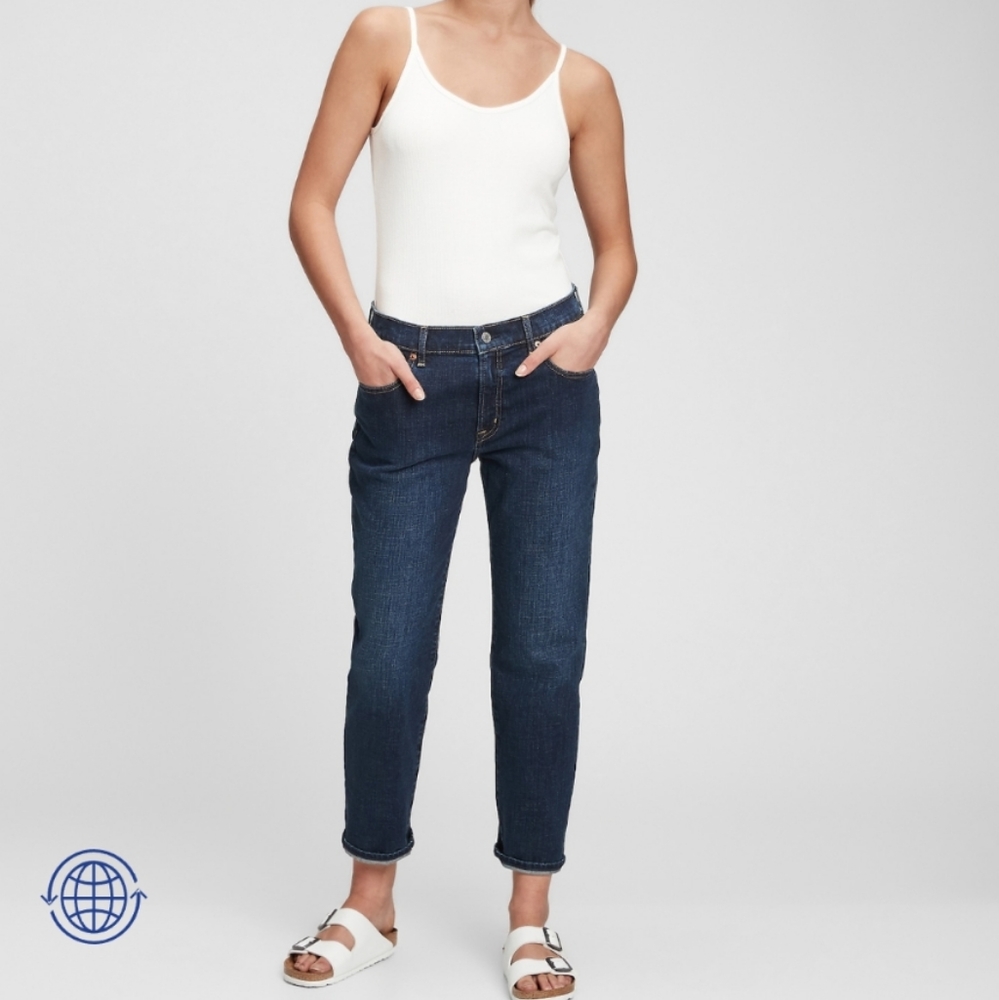 BRAND NEW Gap girlfriend jeans